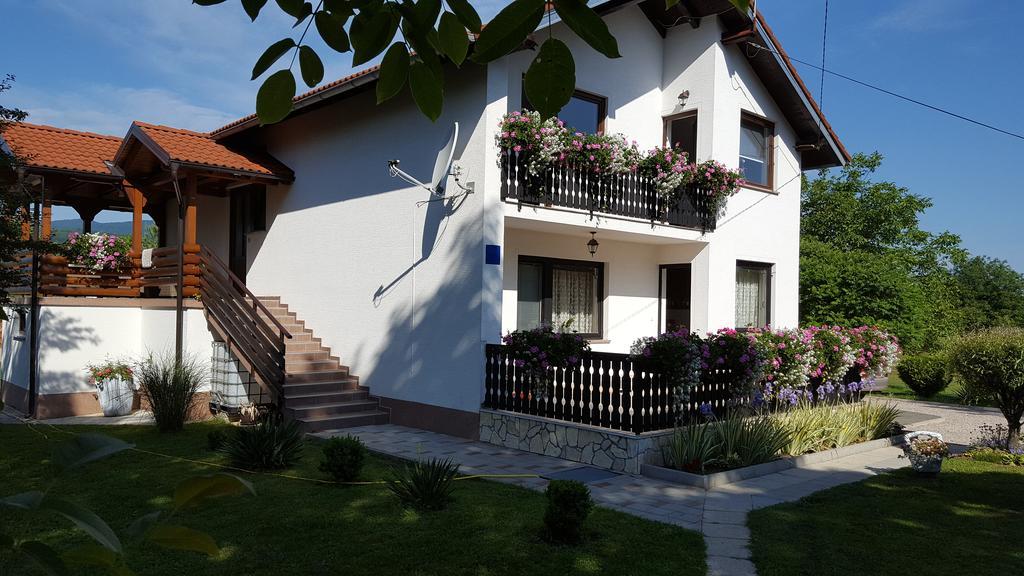 Apartment Lipa Irinovac Εξωτερικό φωτογραφία